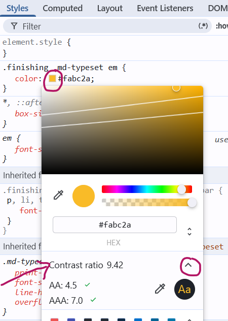 Capture d'écran du color picker de Chrome DevTools montrant le ratio de contraste et les icônes de validation